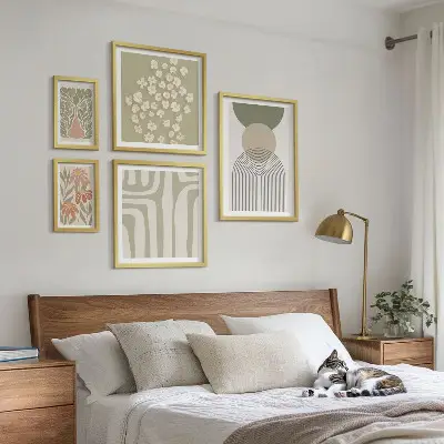 Set de 5 cuadros para salón con diseños gráficos de plantas en estilo pastel