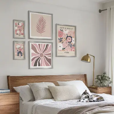 Pared galería de arte con mercados de flores de estilo bohemio