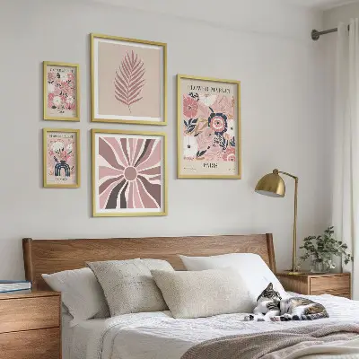 Pared galería de arte con mercados de flores de estilo bohemio