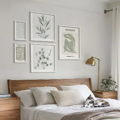 Pared galería de arte con elegantes motivos decorativos de plantas