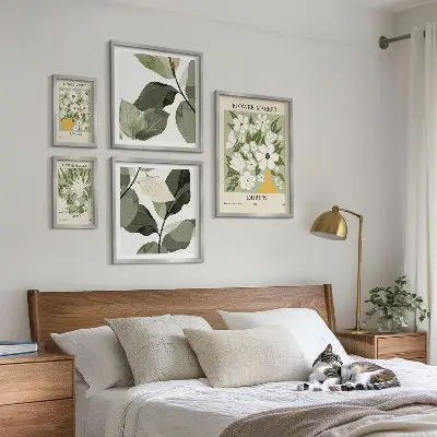 Pared galería de arte con motivos florales de Londres, Dublín y Tokio