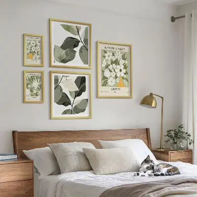 Pared galería de arte con motivos florales de Londres, Dublín y Tokio
