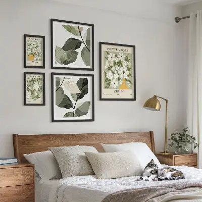 Pared galería de arte con motivos florales de Londres, Dublín y Tokio