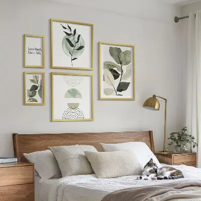 Conjunto de cuadros decorativos con gráficos de plantas elegantes para interiores