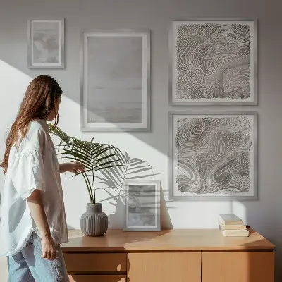 Pared galería de arte con texturas desgastadas de estilo moderno