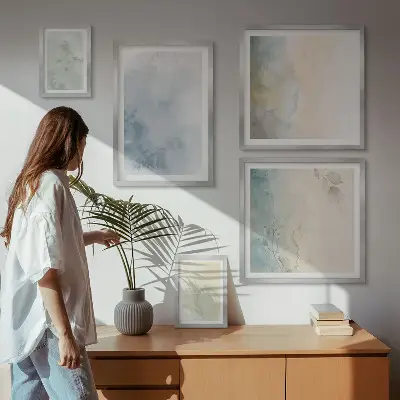 Conjunto de cuadros decorativos con acuarelas en tonos pastel sobre lienzo