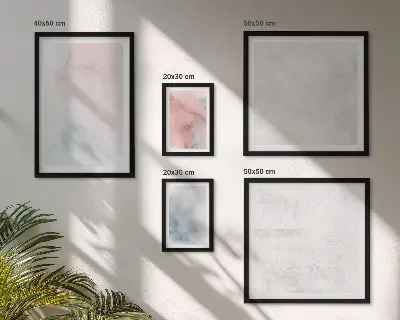 Pared galería de arte con diseño de texturas de acuarela en tonos pastel