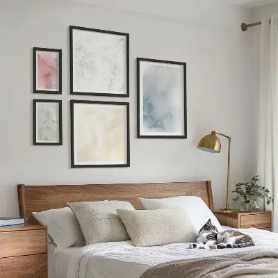 Conjunto de cuadros decorativos con acuarelas en tonos pastel sobre lienzo