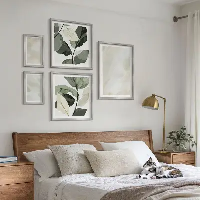 Pared galería de arte pinturas brillantes de estilo boho abstracto