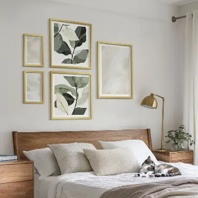 Pared galería de arte pinturas brillantes de estilo boho abstracto