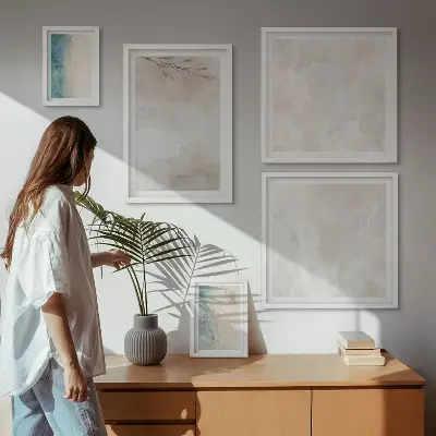 Pared galería de arte con textura sutil de acuarela