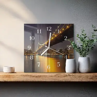 Reloj de cristal cuadrado El puente en el horizonte