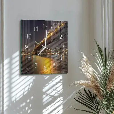 Reloj de cristal cuadrado El puente en el horizonte