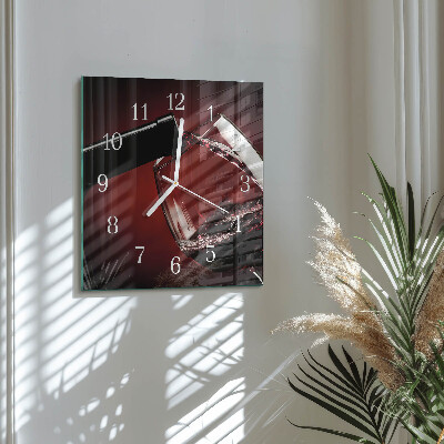 Cuadrado reloj cuadrado Una copa de vino