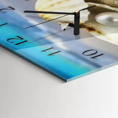 Cuadrado reloj de cristal Perla en una concha