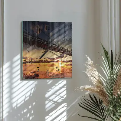 Reloj cuadrado Puente sobre el río
