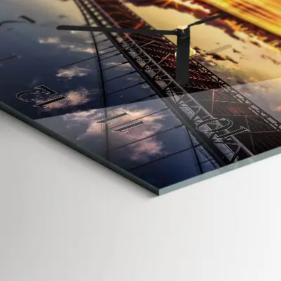 Reloj cuadrado Puente sobre el río