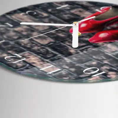 Reloj de cristal redondo Tacones altos rojos